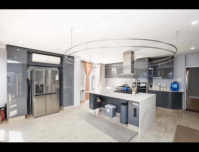 3 BEDROOM FREEHOLD FOR SALE IN ESSENWOOD